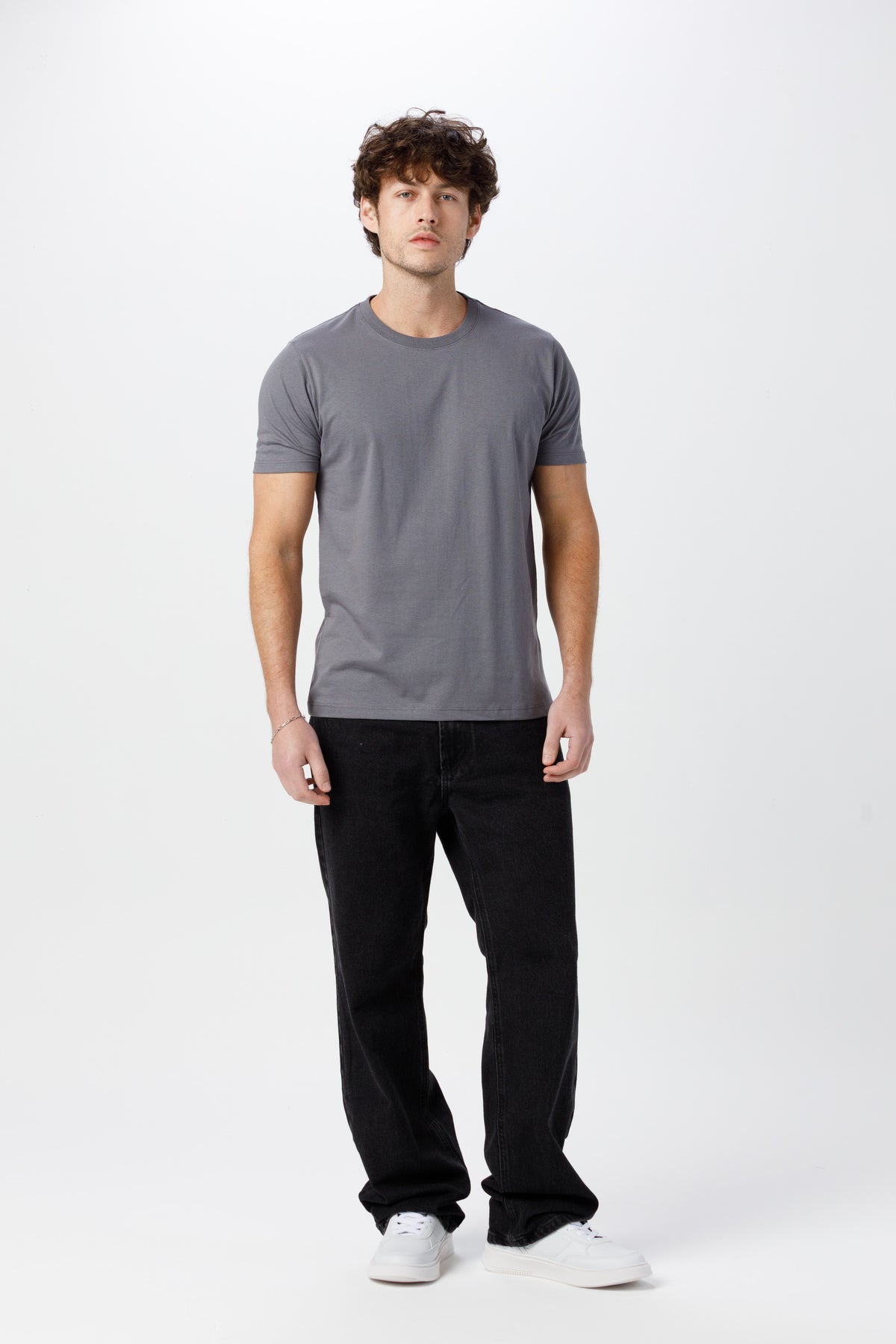 Camiseta Básica Lisa Unissex - 100% Algodão -Fio 30.1 Gola Careca - Chumbo