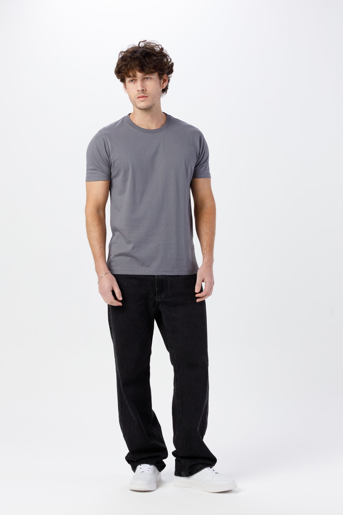 Camiseta Básica Lisa Unissex - 100% Algodão -Fio 30.1 Gola Careca - Chumbo