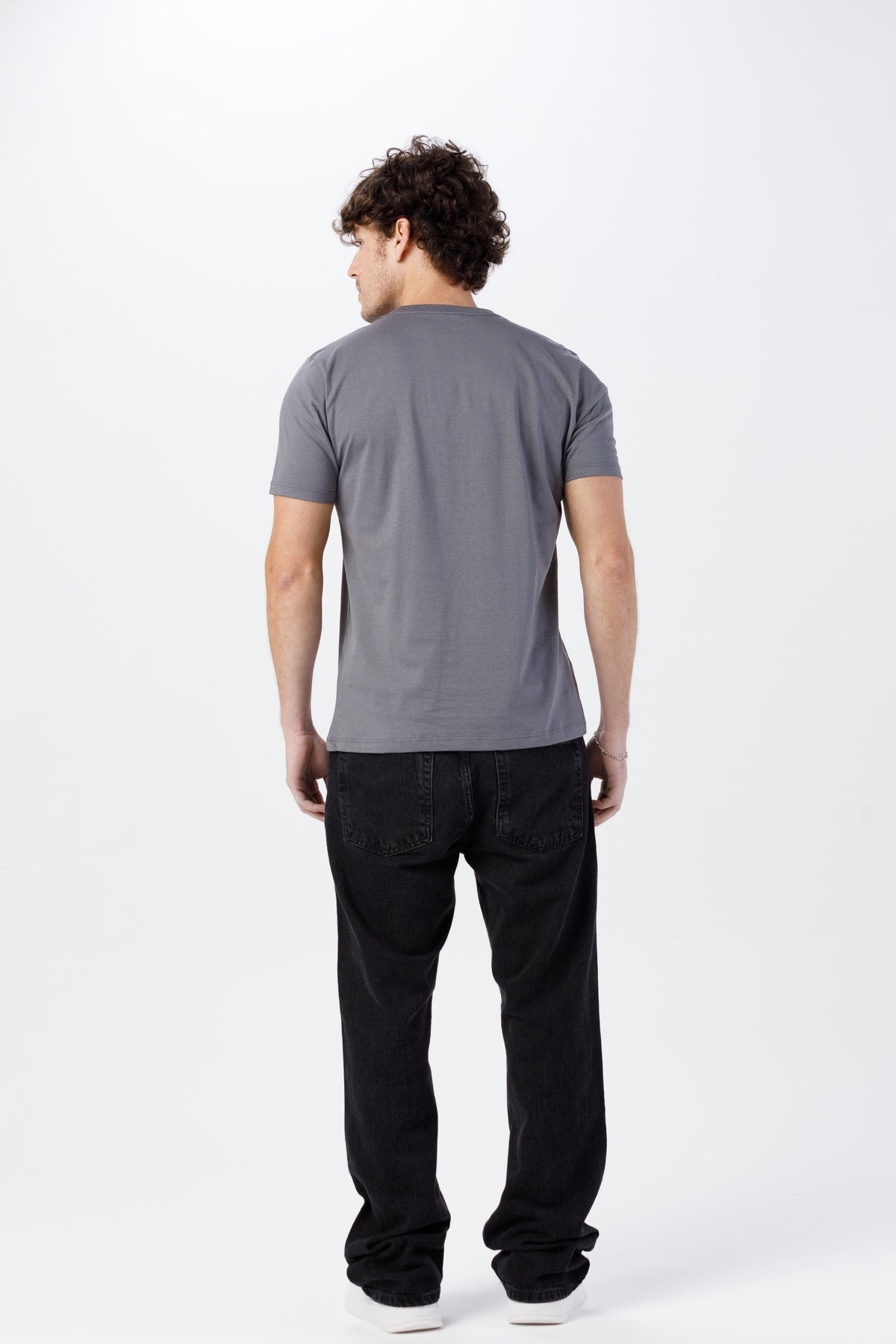 Camiseta Básica Lisa Unissex - 100% Algodão -Fio 30.1 Gola Careca - Chumbo