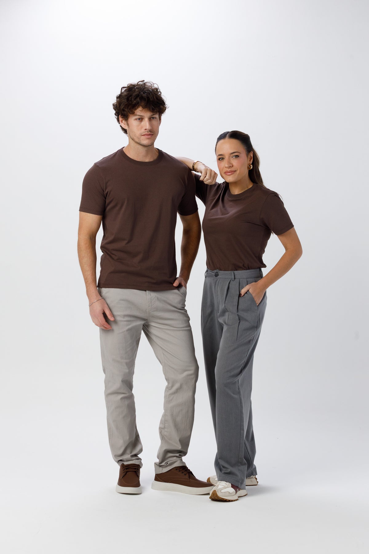 Camiseta Básica Lisa Unissex - 100% Algodão -Fio 30.1 Gola Careca - Marrom