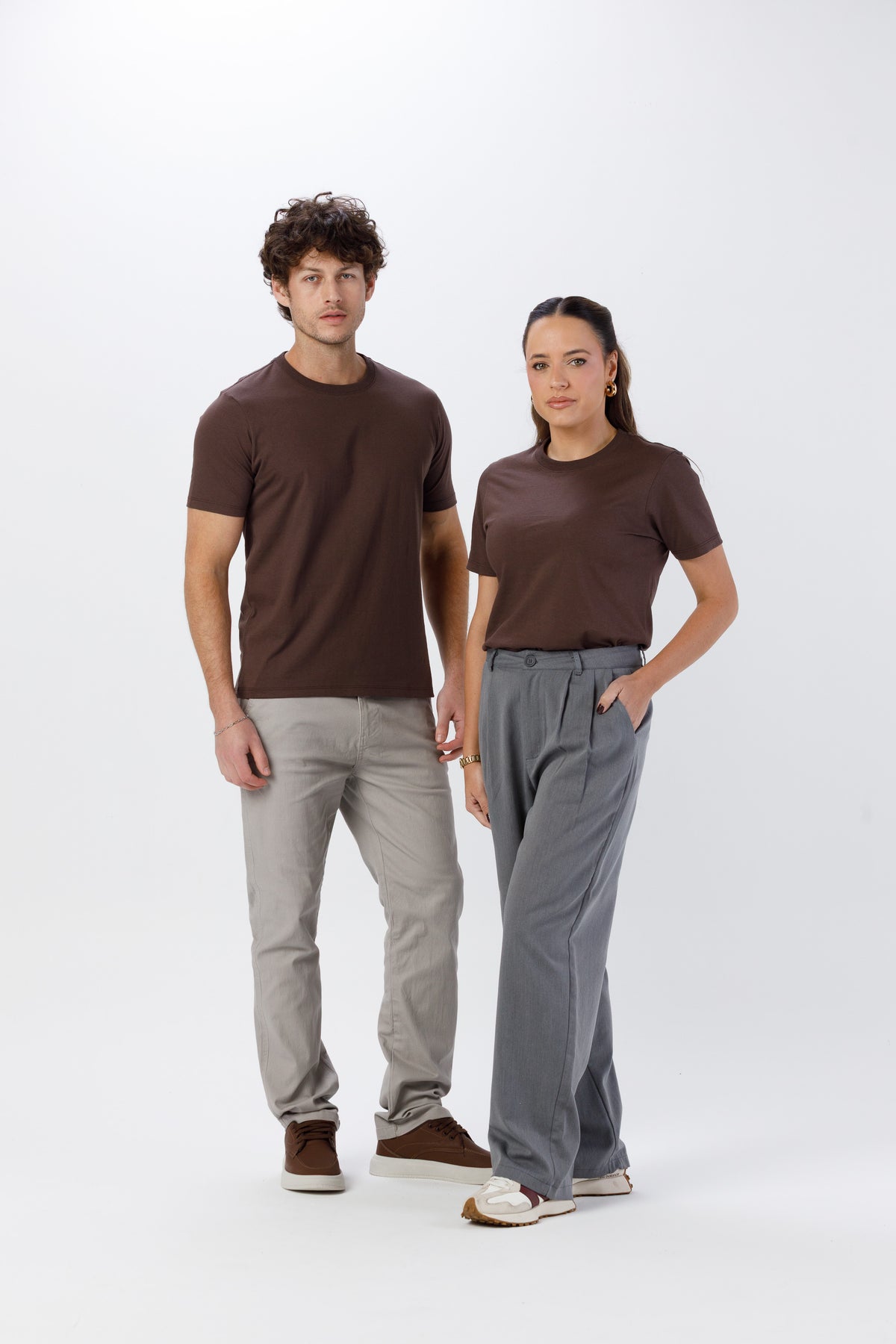 Camiseta Básica Lisa Unissex - 100% Algodão -Fio 30.1 Gola Careca - Marrom