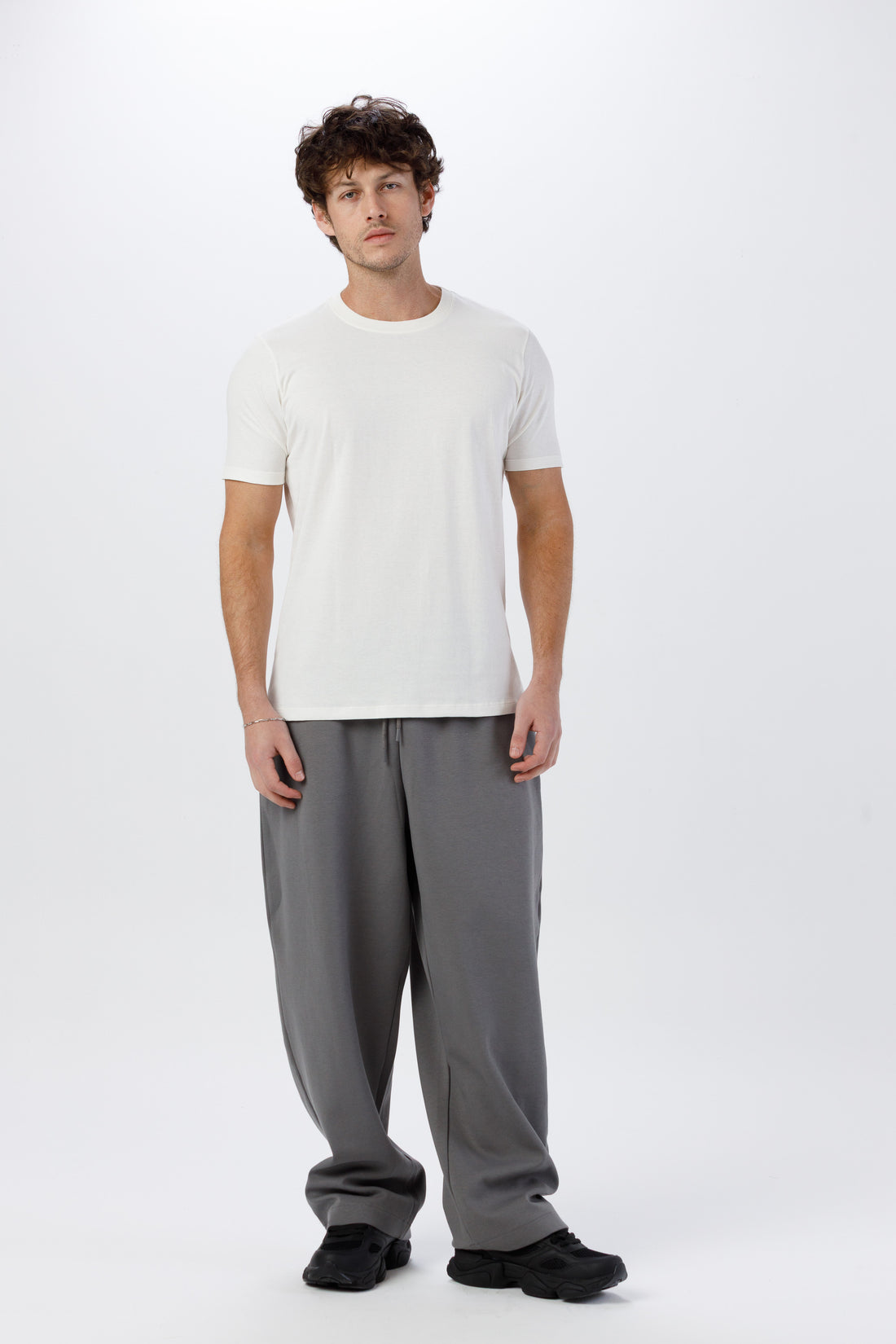 Camiseta Básica Lisa Unissex - 100% Algodão -Fio 30.1 Gola Careca - Off White