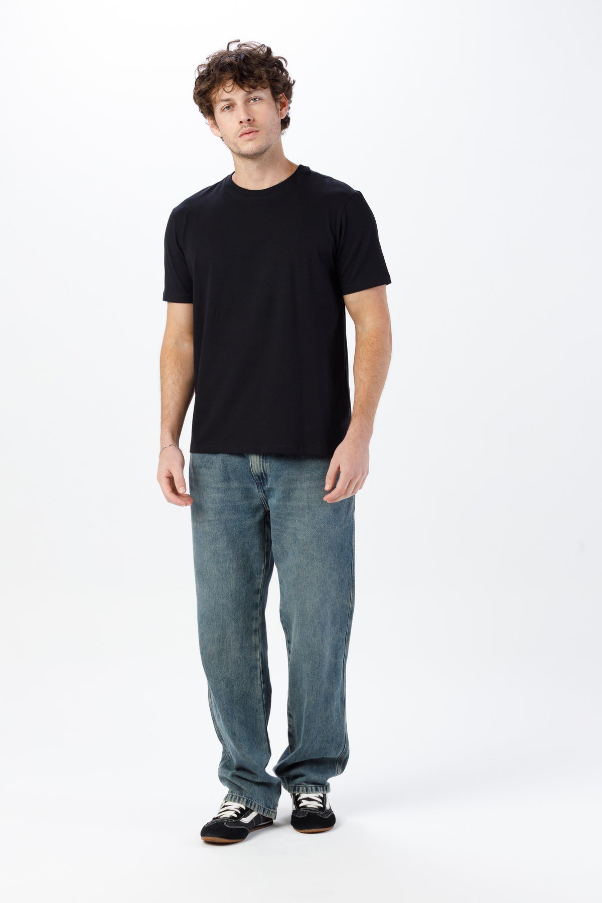 Camiseta Premium Unissex -  Algodão com Elastano - Preta