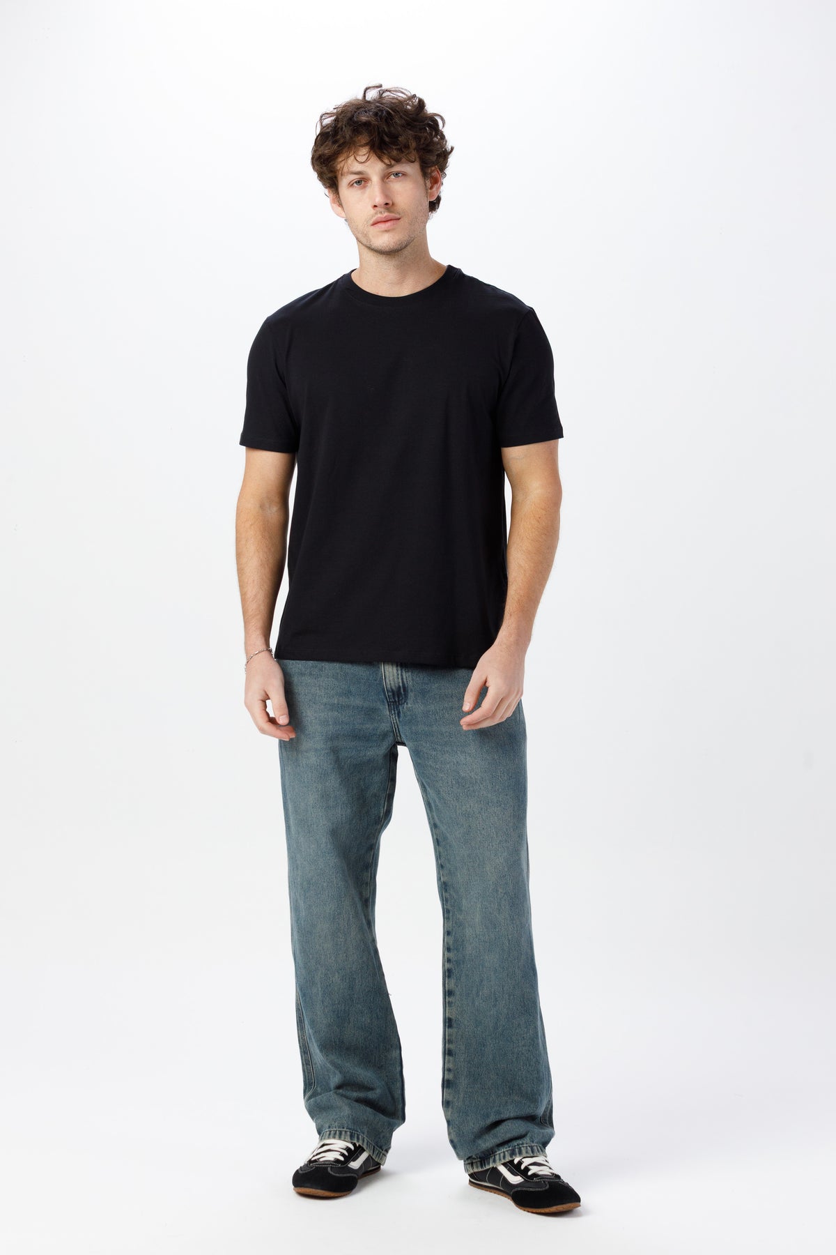Camiseta Premium Unissex -  Algodão com Elastano - Preta